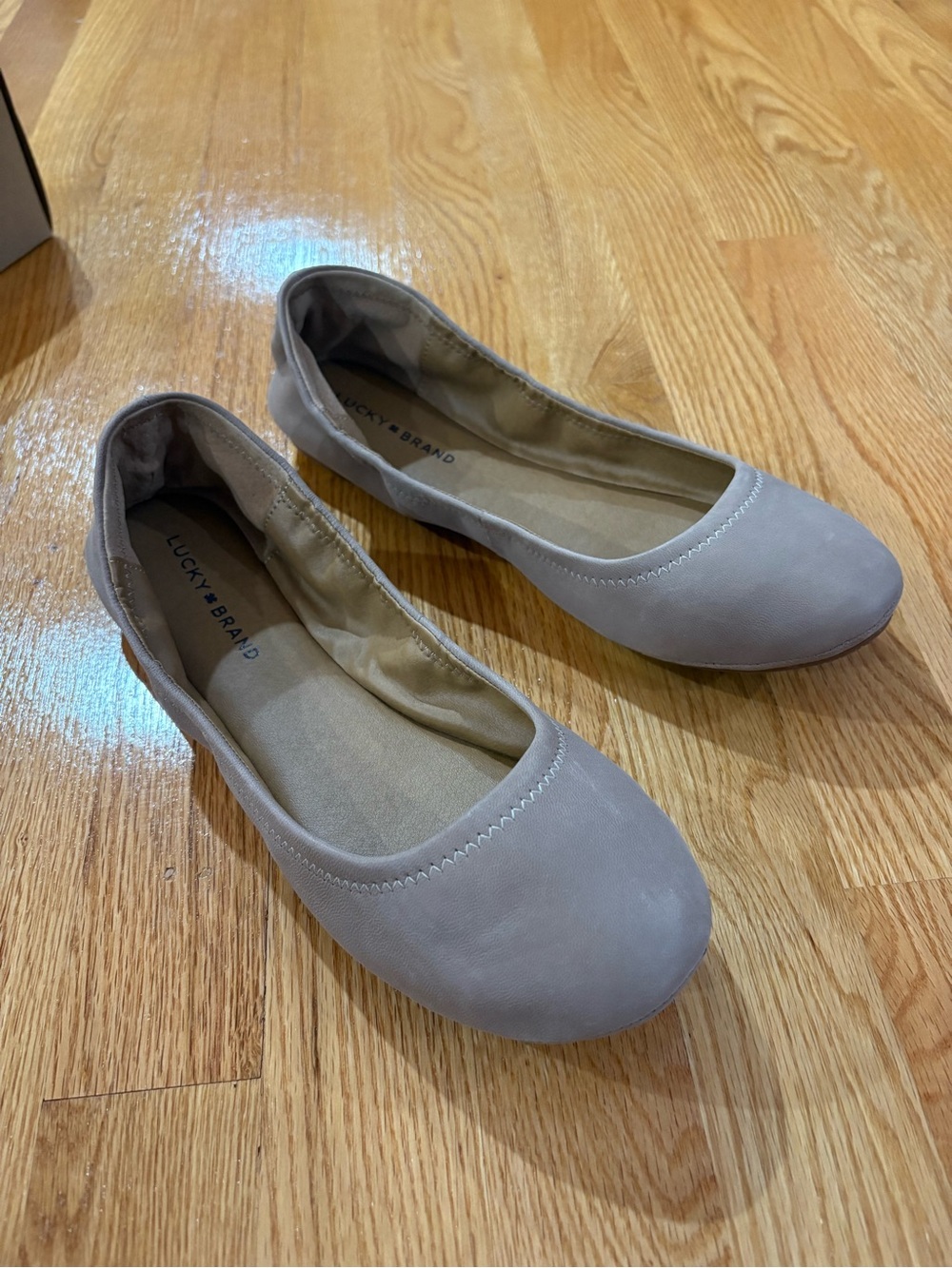 NWT Lucky Brand Taupe Rounded-Toe Ballet Flats